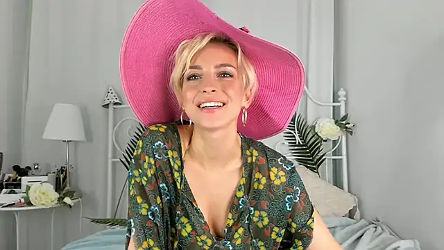 SakuFox online show from February 22, 2025, 3:34 am