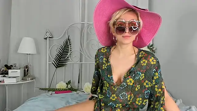 SakuFox online show from March 11, 2025, 7:14 pm