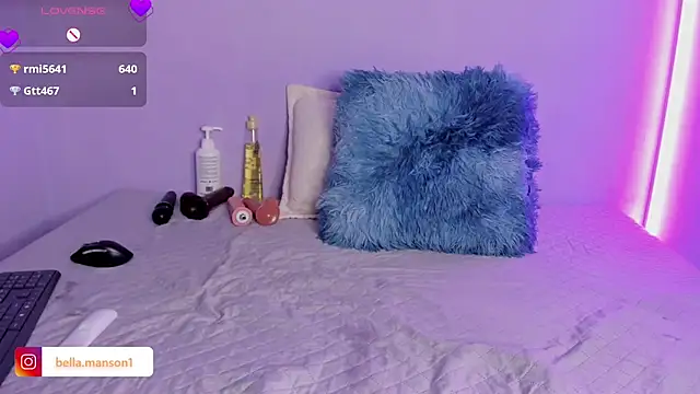 Bella Manson  online show from February 4, 2025, 10:34 pm