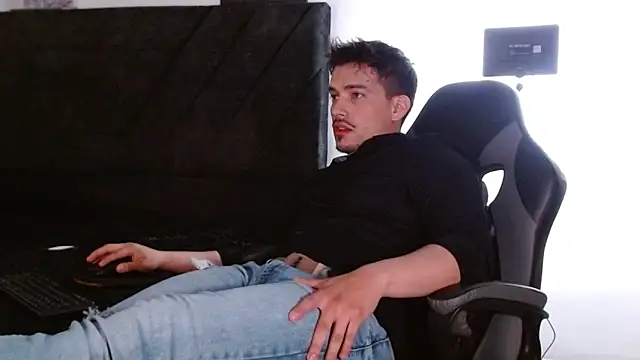 Ian Daviz online show from April 17, 2026, 8:45 pm