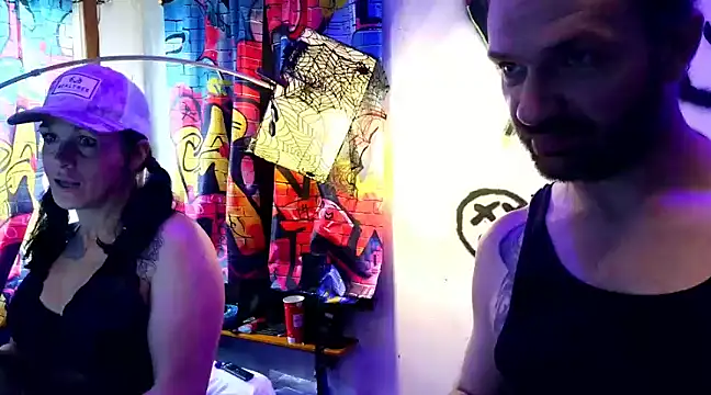 KRYZTALYNXXX online show from December 8, 2024, 1:47 pm