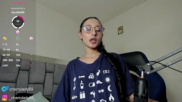 Snapshot of ladyAn_ chatting on December 25, 2024, 11:20 pm ladyAn online show from December 25, 2024, 11:20 pm