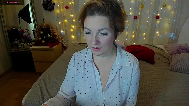 Katherine Fox online show from December 12, 2024, 10:45 am