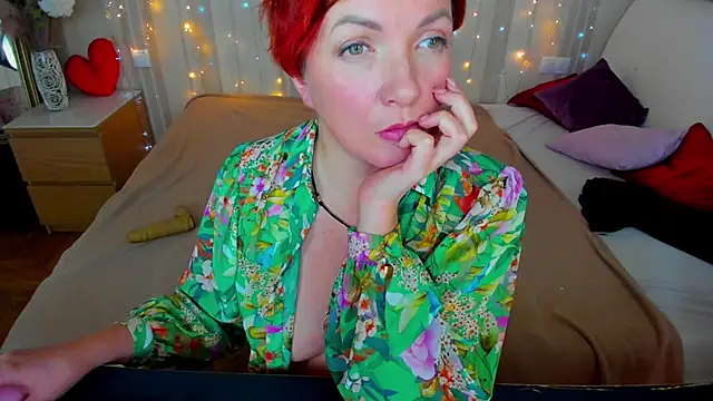 Katherine Fox online show from March 8, 2025, 2:08 pm