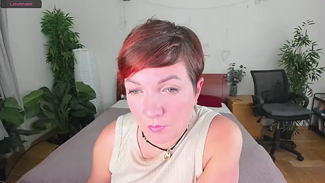 Katherine Fox online show from March 19, 2025, 5:06 pm