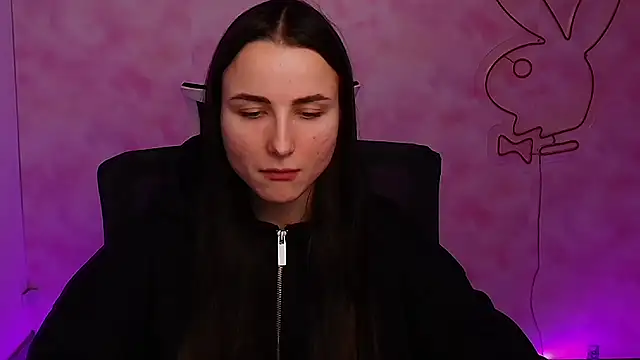 Eva Janee online show from December 13, 2024, 7:04 am