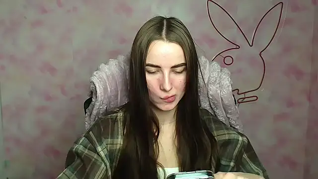 Eva Janee online show from March 6, 2026, 6:43 am