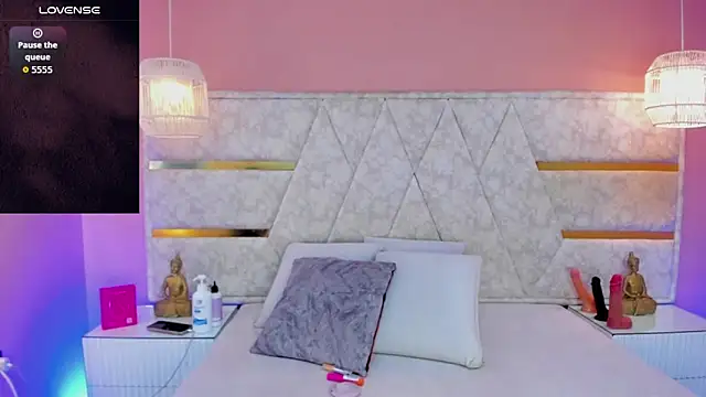 melany saenz online show from February 13, 2026, 2:29 am