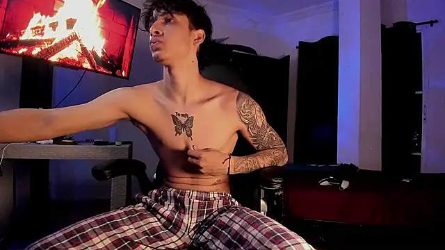 Snakebutterfly online show from February 8, 2025, 6:33 am