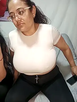 skarleth001 online show from January 18, 2025, 6:56 am