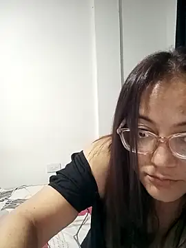 skarleth001 online show from February 24, 2025, 5:11 am