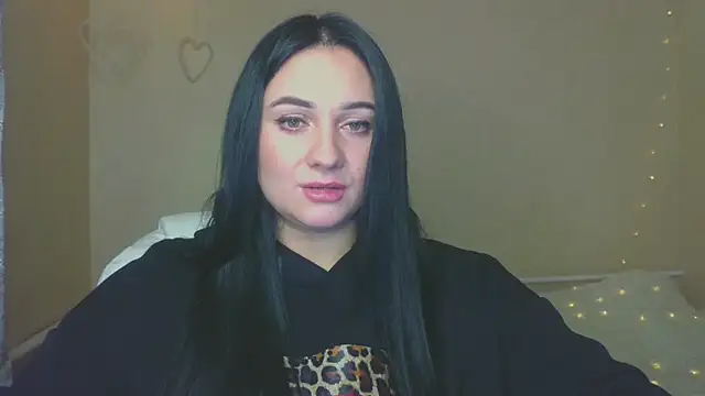 Emelyblum online show from October 16, 2025, 12:28 pm