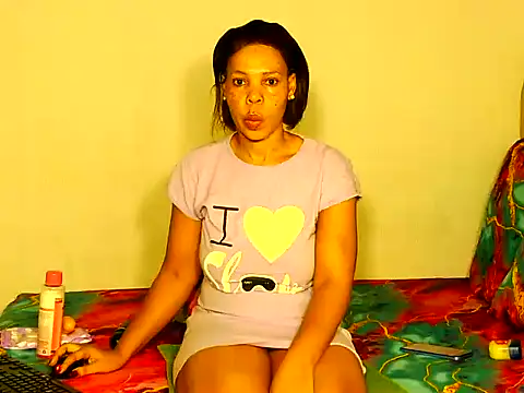 White Porshe online show from November 17, 2025, 11:32 pm