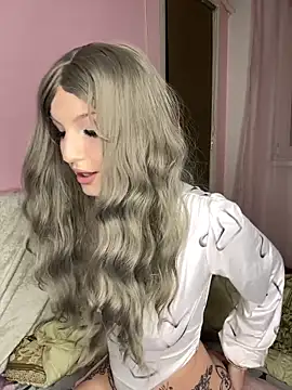 MoonAgnes online show from December 28, 2024, 6:29 pm