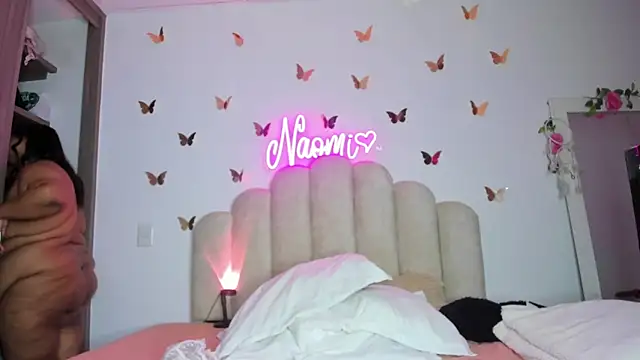 Snapshot of NaomiAsha chatting on September 21, 2025, 11:17 pm NaomiAsha online show from September 21, 2025, 11:17 pm