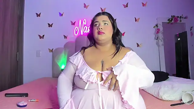 Snapshot of NaomiAsha chatting on September 23, 2025, 11:41 pm NaomiAsha online show from September 23, 2025, 11:41 pm