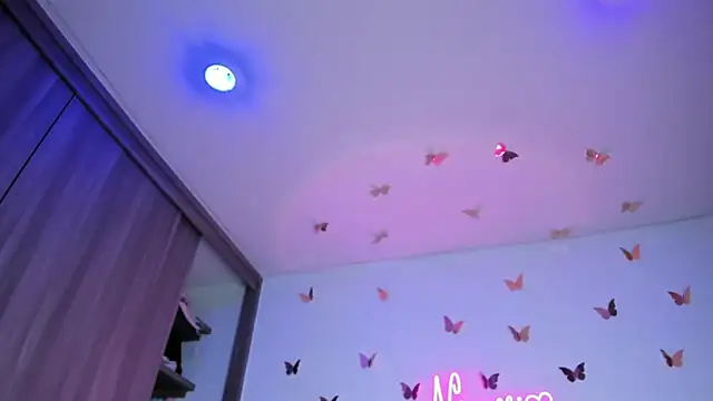 Snapshot of NaomiAsha chatting on November 8, 2025, 10:41 pm NaomiAsha online show from November 8, 2025, 10:41 pm