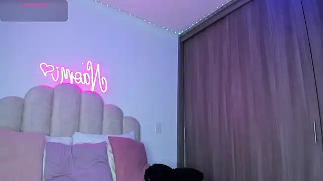 Snapshot of NaomiAsha chatting on February 19, 2026, 8:27 pm NaomiAsha online show from February 19, 2026, 8:27 pm