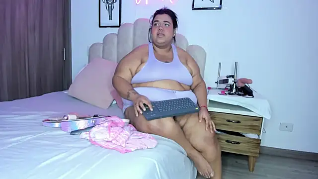 Snapshot of NaomiAsha chatting on March 9, 2026, 8:13 pm NaomiAsha online show from March 9, 2026, 8:13 pm