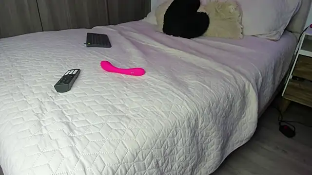 Snapshot of NaomiAsha chatting on March 22, 2026, 8:34 pm NaomiAsha online show from March 22, 2026, 8:34 pm