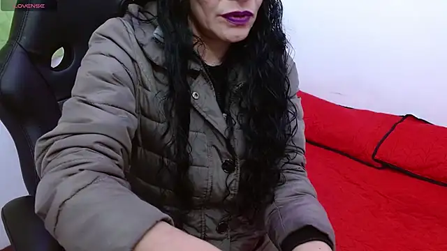 AlexandraJones  online show from October 20, 2025, 3:07 am