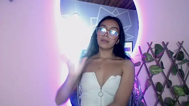 Stefanygp online show from March 22, 2025, 2:58 pm