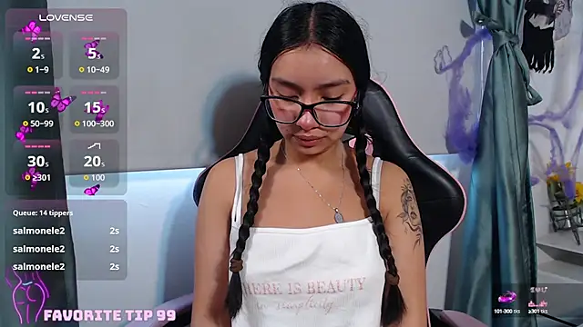 Stefanygp online show from October 9, 2025, 11:19 am