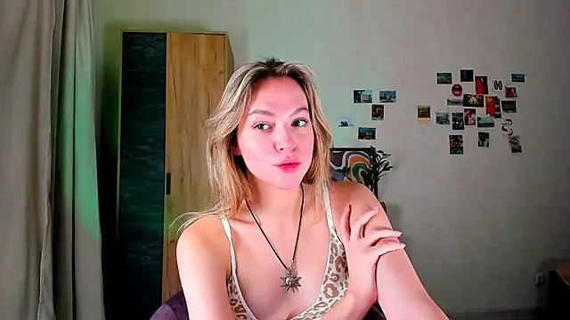 Niky  Jess online show from December 16, 2024, 8:20 am