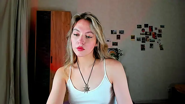 Niky  Jess online show from December 17, 2024, 8:34 am