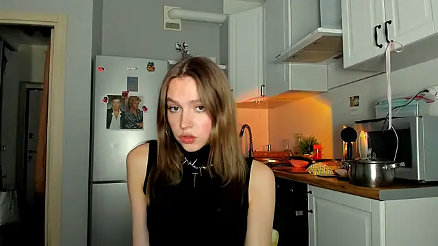 Niky  Jess online show from February 7, 2025, 4:03 pm