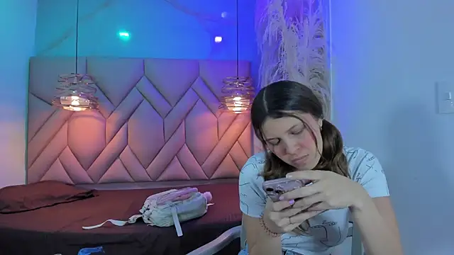 AngelaaCute  online show from February 7, 2025, 12:28 pm