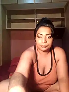 indianstormxo  online show from December 15, 2025, 1:59 pm