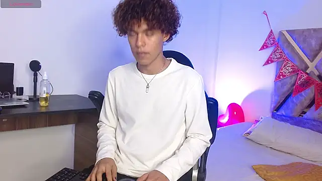 Snapshot of nickolas_moon chatting on February 17, 2025, 8:58 pm nickolas moon online show from February 17, 2025, 8:58 pm