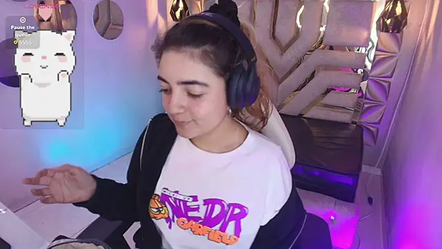 meraki fraise online show from September 12, 2025, 7:58 pm