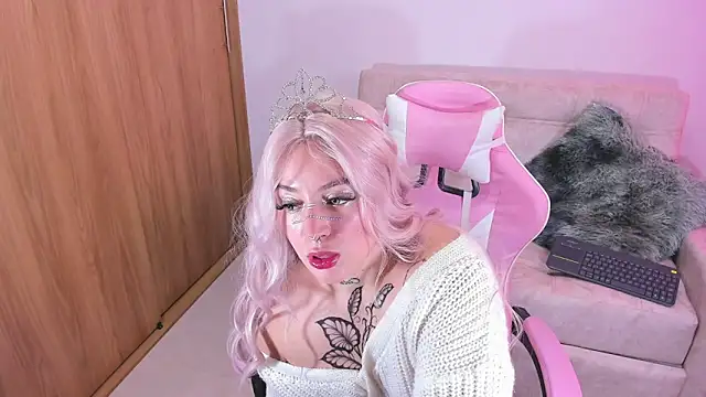 annika taylor online show from December 22, 2024, 8:25 pm