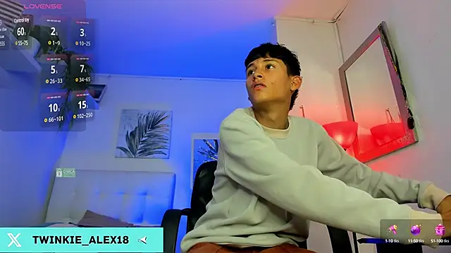 Twinkie-Alex18 online show from February 6, 2025, 9:06 pm