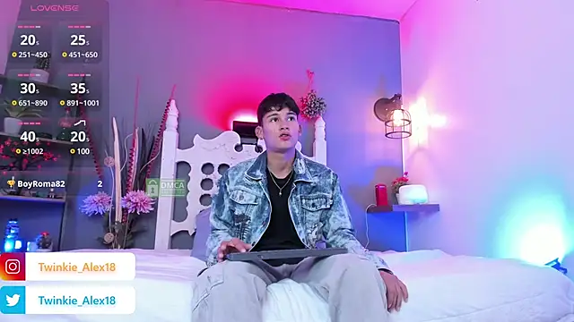 Twinkie-Alex18 online show from February 27, 2025, 9:14 pm