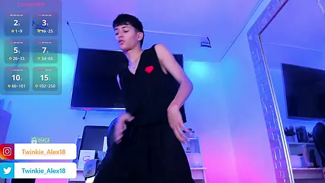 Twinkie-Alex18 online show from March 10, 2025, 9:29 pm