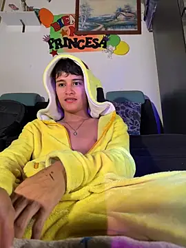 Twinkie-Alex18 online show from March 11, 2025, 5:16 am