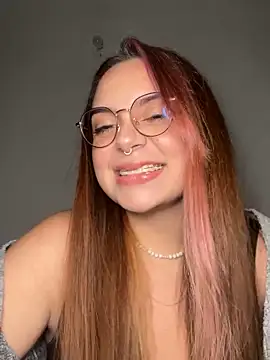 NatyOlson online show from September 10, 2025, 6:46 am