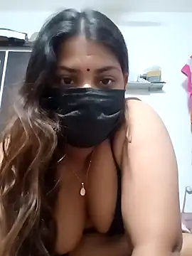 Hotmilfxox online show from December 11, 2024, 8:18 pm