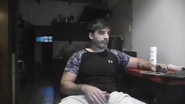 Snapshot of ozzypsico13 chatting on April 10, 2026, 9:19 pm ozzypsico13 online show from April 10, 2026, 9:19 pm