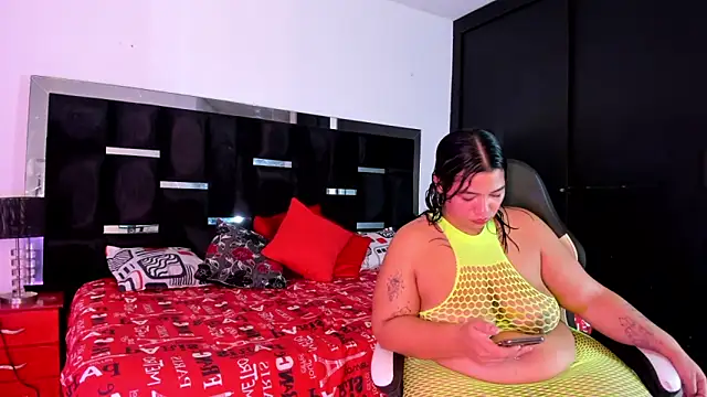 Tasha Sant online show from October 22, 2025, 11:48 pm