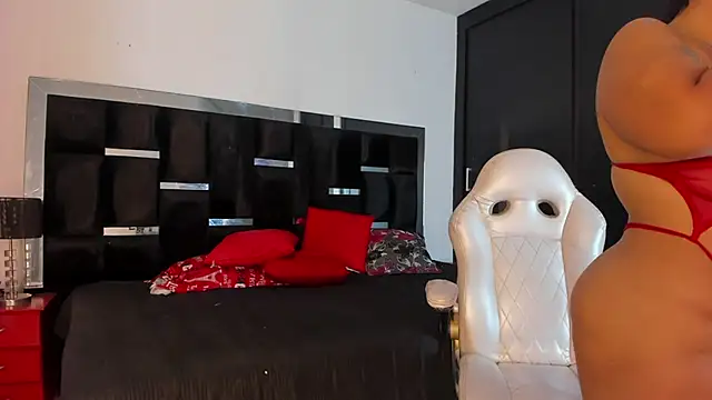 Tasha Sant online show from November 14, 2025, 9:13 pm