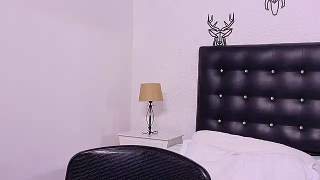 Skinny hottie18 online show from December 27, 2024, 4:32 pm