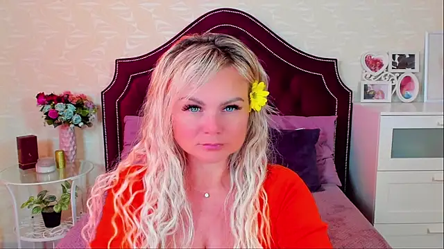 candy queeen online show from March 22, 2025, 12:14 pm