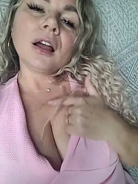 candy queeen online show from September 28, 2025, 4:45 pm