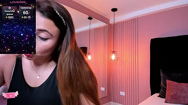 Snapshot of dulce_santamaria chatting on December 17, 2024, 10:11 pm dulce santamaria online show from December 17, 2024, 10:11 pm