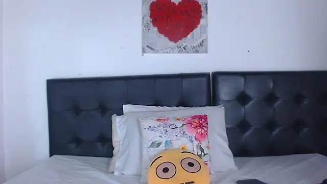 Amara Red online show from September 29, 2025, 11:59 am