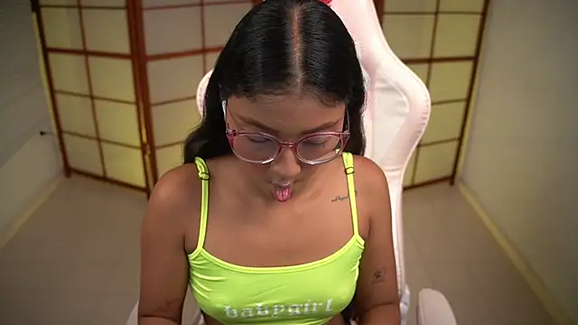 small emilie online show from November 5, 2025, 12:49 pm